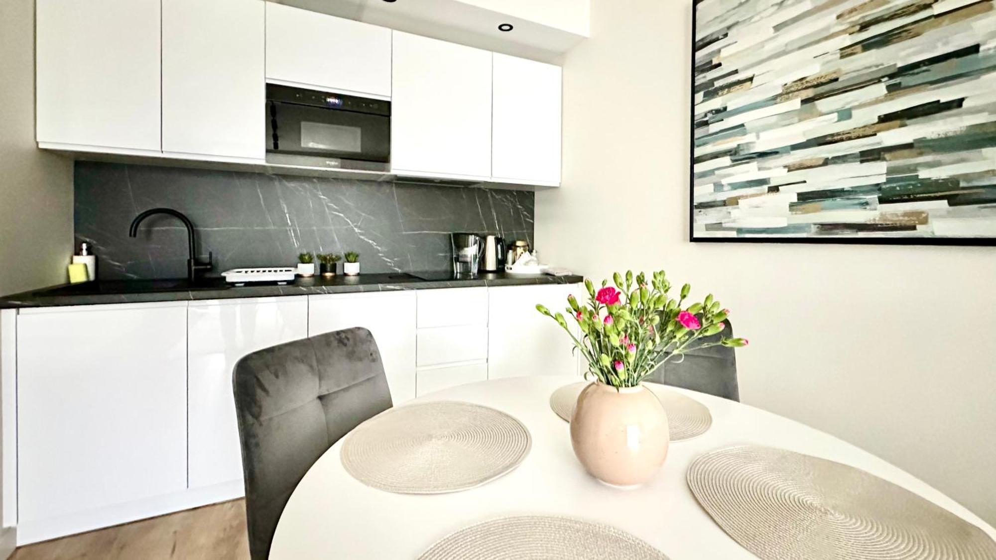 Elegant 2 Apartment